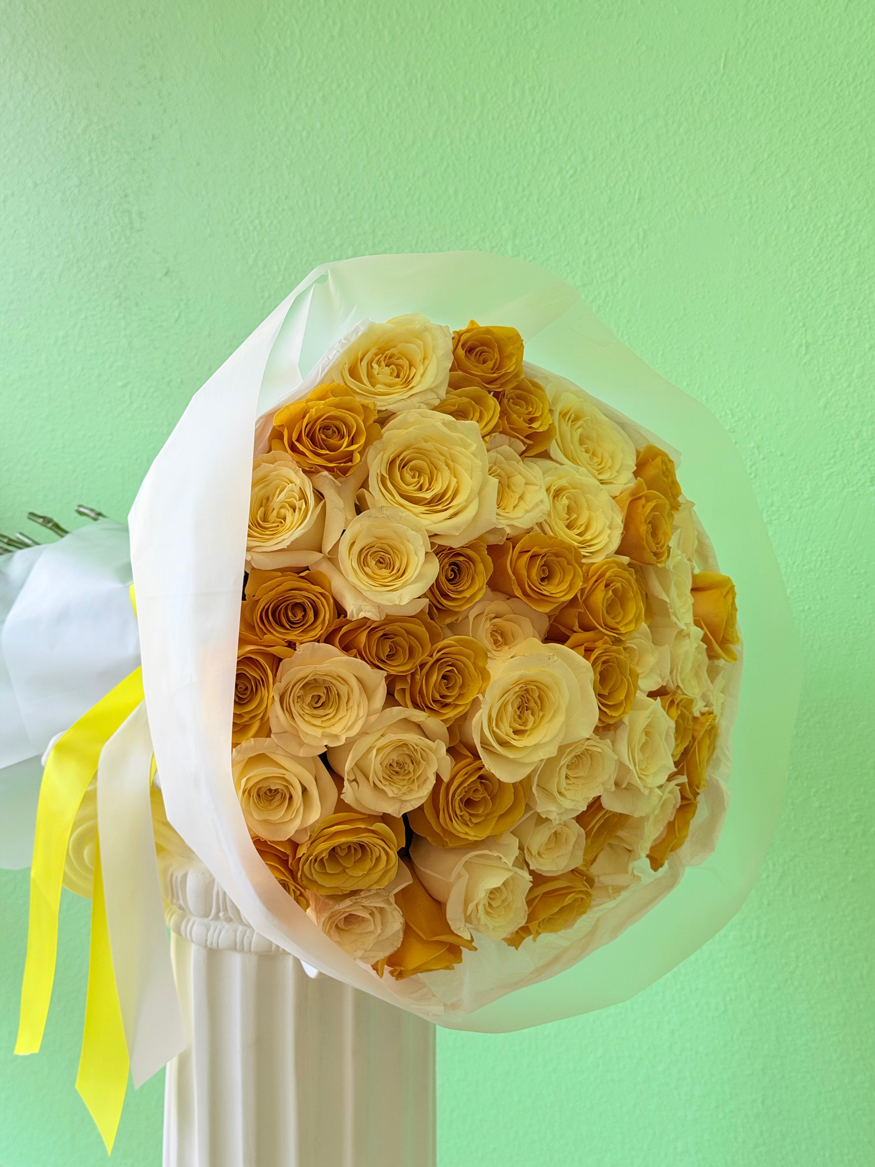 Golden Ivory 50 Roses Bouquet