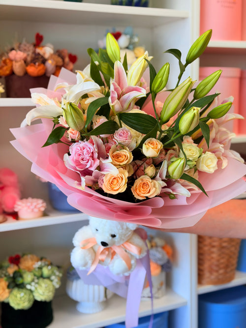 Pink Lily Paradise Bouquet Nostalgie flowers